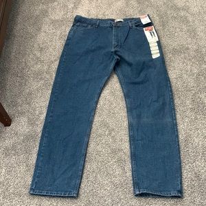 Men’s Wrangler regular fit straight leg jeans 40 x 32 NWT